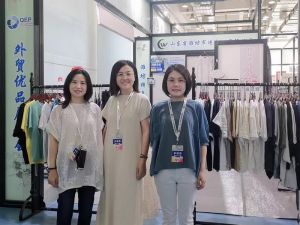 公司參加外貿(mào)優(yōu)品展銷會(huì)